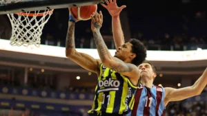 Fenerbahçe Beko, Trabzonspor'u Devirdi: 93-90'lık Nefes Kesen Galibiyet
