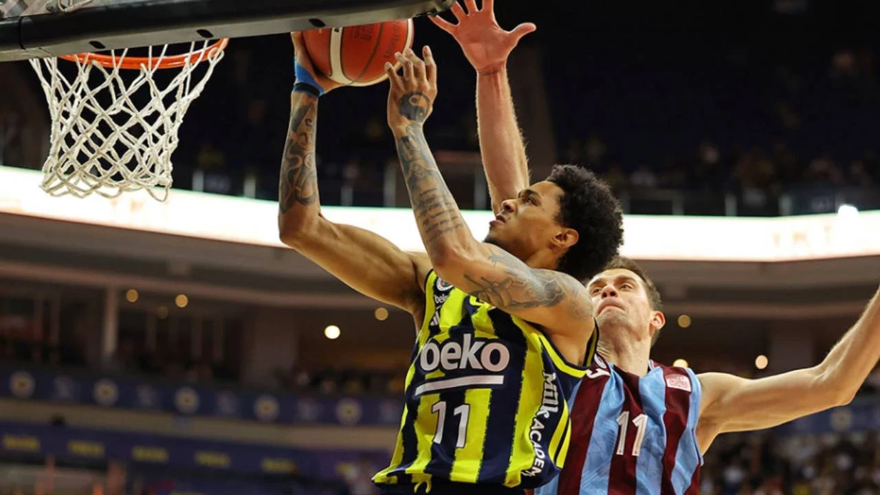 Fenerbahçe Beko, Trabzonspor'u Devirdi: 93-90'lık Nefes Kesen Galibiyet