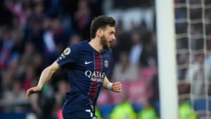 PSG, Nantes'ı 3-0 Mağlup Etti: Kvaratskhelia Coştu, Fark Açıldı!