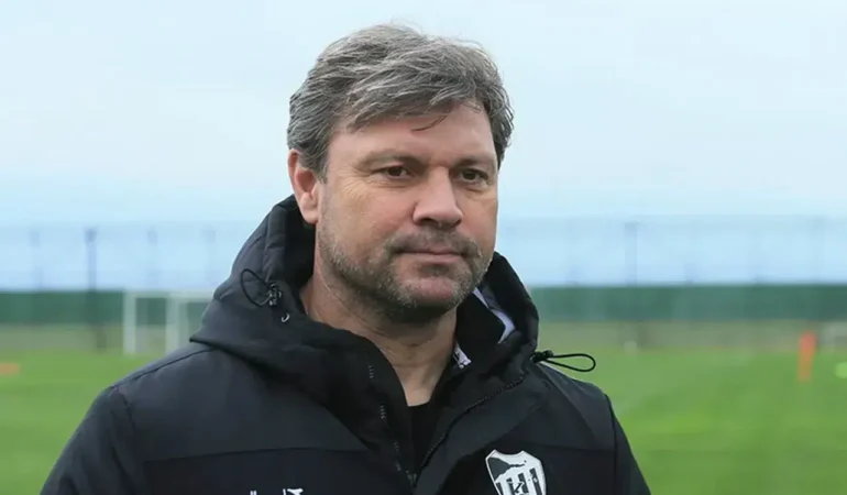 Ertuğrul Sağlam'dan Süper Lig Çıkışı: "İki Takımlı Yarış İstemiyoruz"