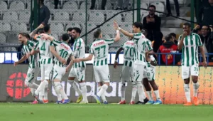 Konyaspor 2-1 Trabzonspor: Berkan Kutlu Yıldızlaştı, Seri 7 Maça Çıktı!
