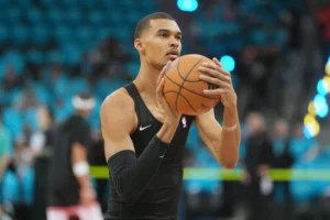 Victor Wembanyama NBA Tarihini Yeniden Yazdı: Yılın Savunmacısı!