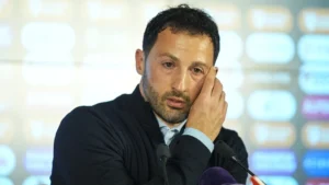 Fenerbahçe'de Tedesco Depremi: İki Hoca Adayı Beklemede!