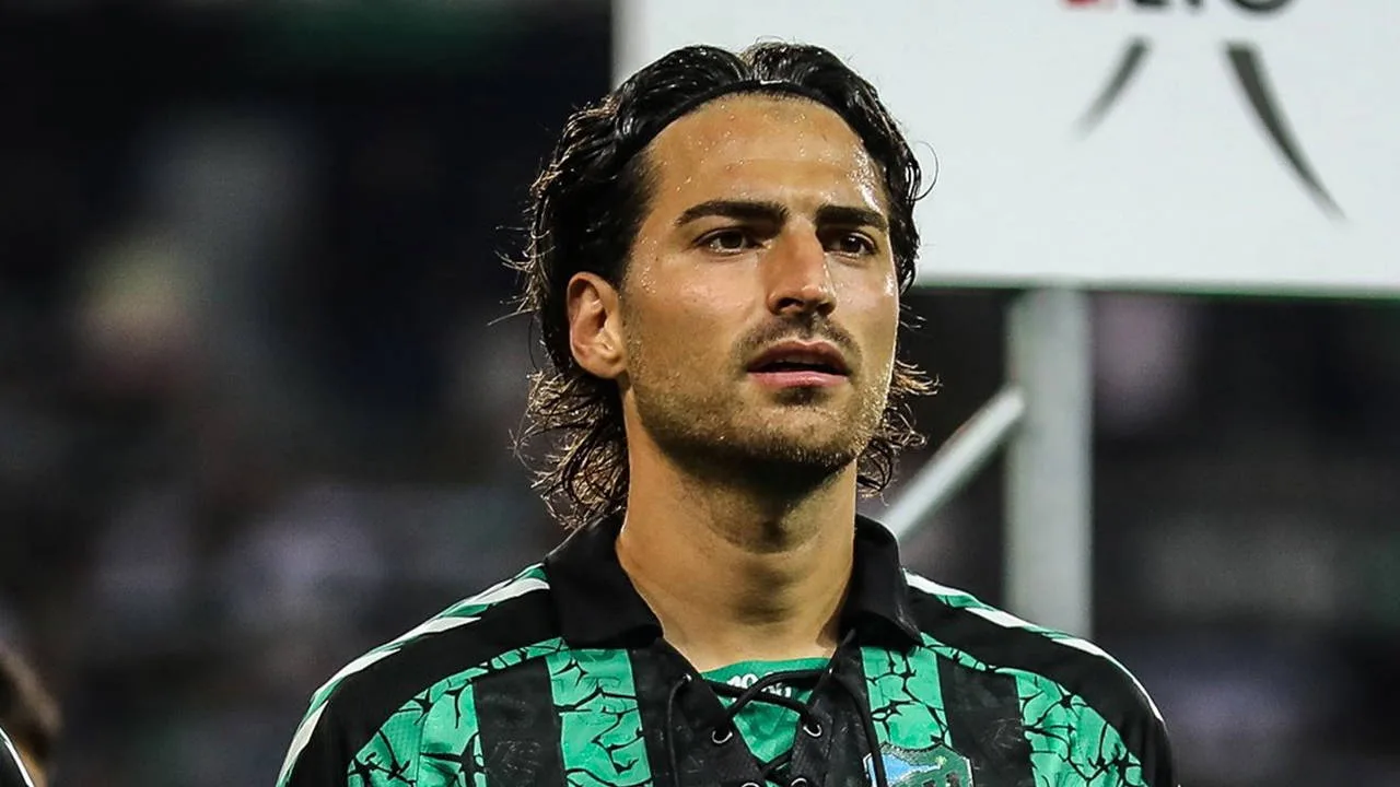 Kocaelispor'da Sürpriz Ayrılık: Ahmet Sağat ile Yollar Ayrıldı