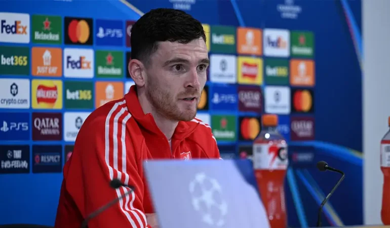 Beşiktaş ve Fenerbahçe'ye Robertson'dan Kötü Haber!