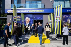 Fenerbahçe'de Seçim Ateşi: Aziz Yıldırım'ın Ofisi Mahmut Uslu'nun İddialı Mesajlarıyla Açıldı