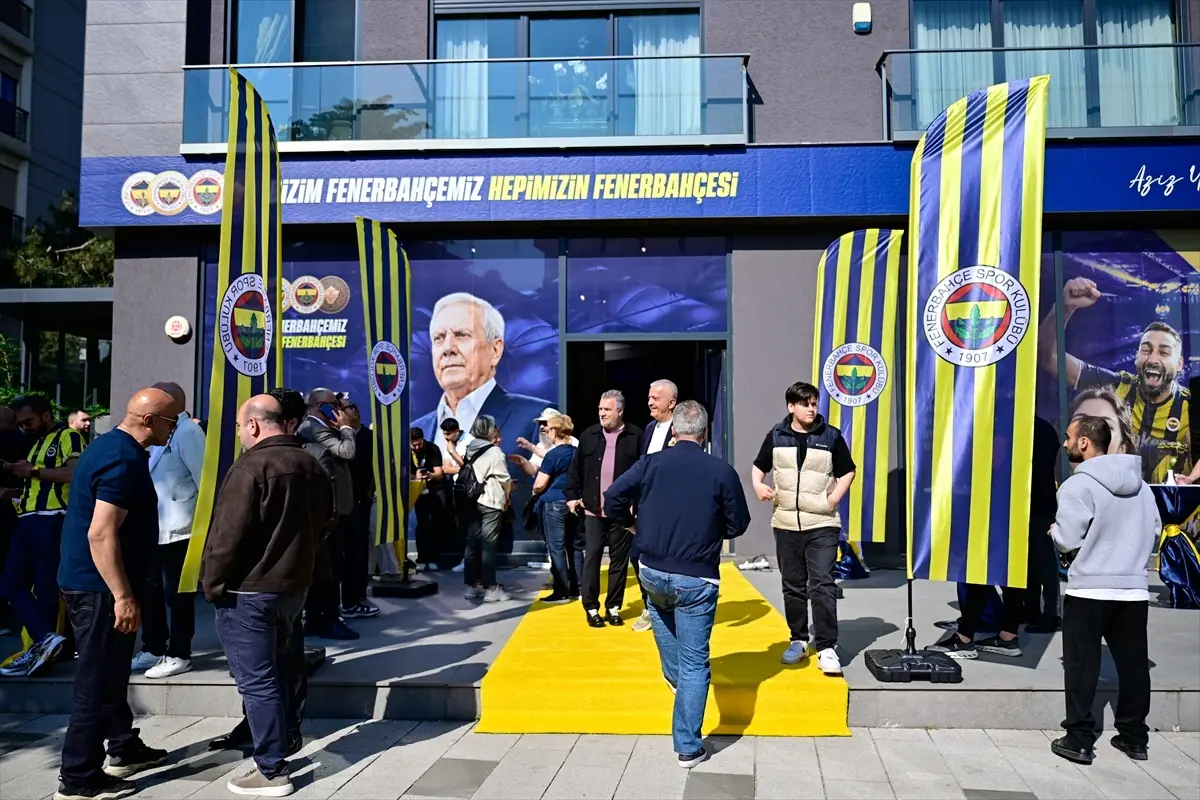 Fenerbahçe'de Seçim Ateşi: Aziz Yıldırım'ın Ofisi Mahmut Uslu'nun İddialı Mesajlarıyla Açıldı