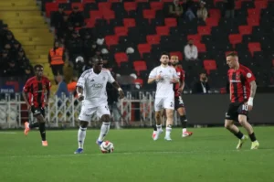 Beşiktaş Gaziantep'ten Üç Puanla Dönüyor: 2-0