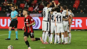 Başakşehir Sezonu Deplasmanda Galibiyetle Noktaladı!