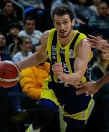 Mert Emre Ekşioğlu Kimdir, Kaç Yaşında, Nereli? Boyu, Kilosu ve Takımı