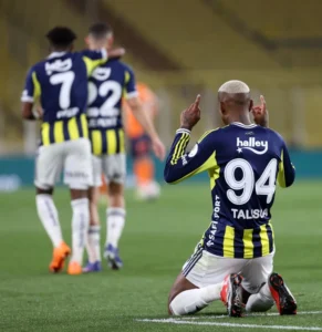 Zeki Murat Göle Yönetimindeki İlk Sınav: Fenerbahçe, Talisca'nın Hat-Trick'iyle Başakşehir'i Yıktı