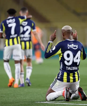 Zeki Murat Göle Yönetimindeki İlk Sınav: Fenerbahçe, Talisca'nın Hat-Trick'iyle Başakşehir'i Yıktı