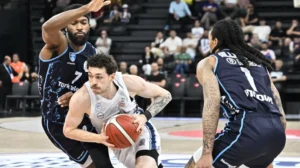 Anadolu Efes, Türk Telekom'u 86-75 Mağlup Ederek Çeyrek Finalde Avantajı Kaptı