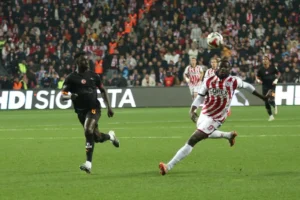 Samsun'da Şampiyonluk Ertelemesi: Karadeniz Fırtınası Lideri Dağıttı