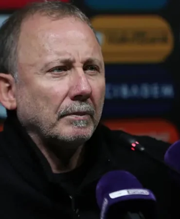 Beşiktaş'ta Rize Beraberliği Sonrası Sergen Yalçın Depremi!