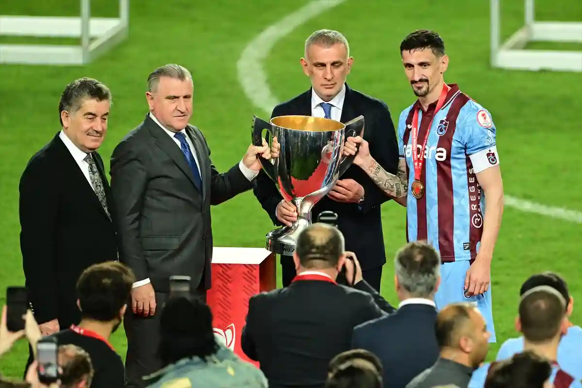 Trabzonspor 10. Kez Türkiye Kupası Şampiyonu: Konyaspor'u 2-1 Devirdi