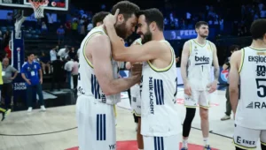 Fenerbahçe Beko Uzatmalarda Güldü: Anadolu Efes'i Eleyip Finale Çıktı
