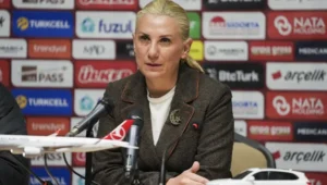 A Milli Kadın Futbol Takımı'ndan Tarihi Zafer: Kuzey İrlanda'yı 2-1 Devirip Play-Off'u Garantiledik