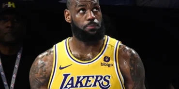 NBA'de Yüzyılın Takası: Curry, LeBron ve Davis Aynı Takımda Buluşuyor!