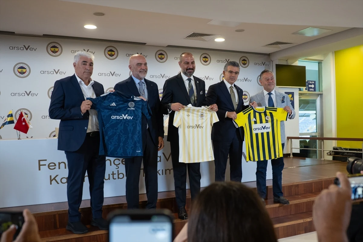 Fenerbahçe ve arsaVev'den Kadın Futbolunda Tarihi İşbirliği Modeli