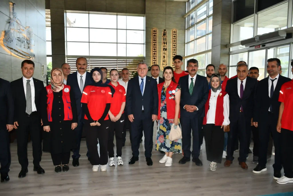 Gençlik ve Spor Bakanı Bak'tan Batman'a Dev Spor Yatırımı ve Birlik Mesajı