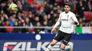 Trabzonspor'dan Savunmaya Milli Takviye: Cenk Özkaçar Trabzon'a Geliyor