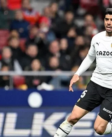Trabzonspor'dan Savunmaya Milli Takviye: Cenk Özkaçar Trabzon'a Geliyor