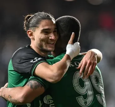 Çaykur Rizespor'da Ayrılık: Emir Ortakaya Veda Etti