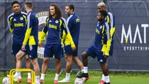 Fenerbahçe'nin Şampiyonlar Ligi Kadrosu Açıklandı: Yıldız İsimler Listede Yok!