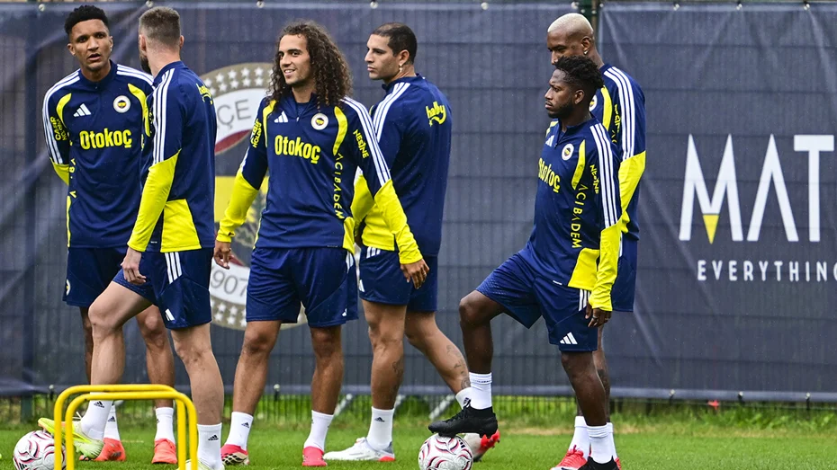 Fenerbahçe'nin Şampiyonlar Ligi Kadrosu Açıklandı: Yıldız İsimler Listede Yok!