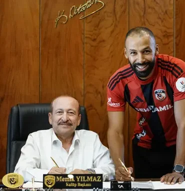 Gaziantep FK, Tecrübeli Oyuncu Nazım Sangare ile 2 Yıllık Yeni Sözleşme İmzaladı