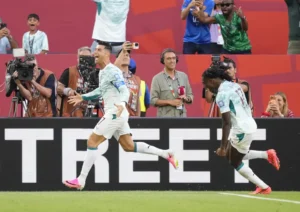 Portekiz'den Tarihi Geri Dönüş: Ronaldo Rekor Kırdı, Ramos Fişi Çekti!