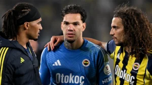 Fenerbahçe'de Kaleci Planı Değişti: Ederson Sonrası İlk Hedef Tzolakis