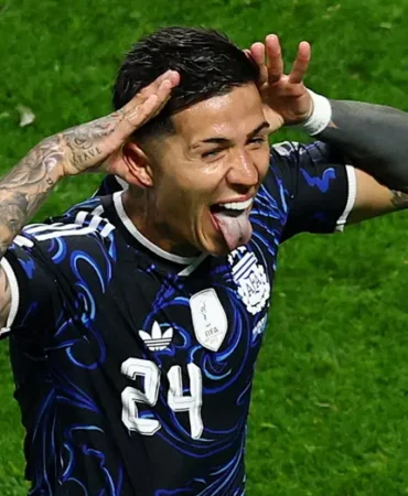 Chelsea'nin Enzo Fernandez Paylaşımı İngiltere'yi Karıştırdı!