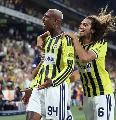 Kadıköy'de Zafer Gecesi: Fenerbahçe, Górnik Zabrze'yi Talisca ile Yıktı