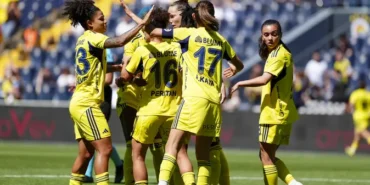 Fenerbahçe Kadın Futbol Takımı'nda Yaprak Dökümü: 7 Yıldızla Yollar Ayrıldı