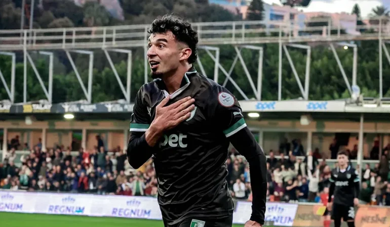 Göztepe'nin Yeni Hedefi Gökdeniz Bayrakdar: Transferde Sona Doğru