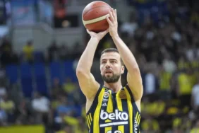 Fenerbahçe'de Kaptan Melih Mahmutoğlu ile 1 Yıllık Yeni Sözleşme