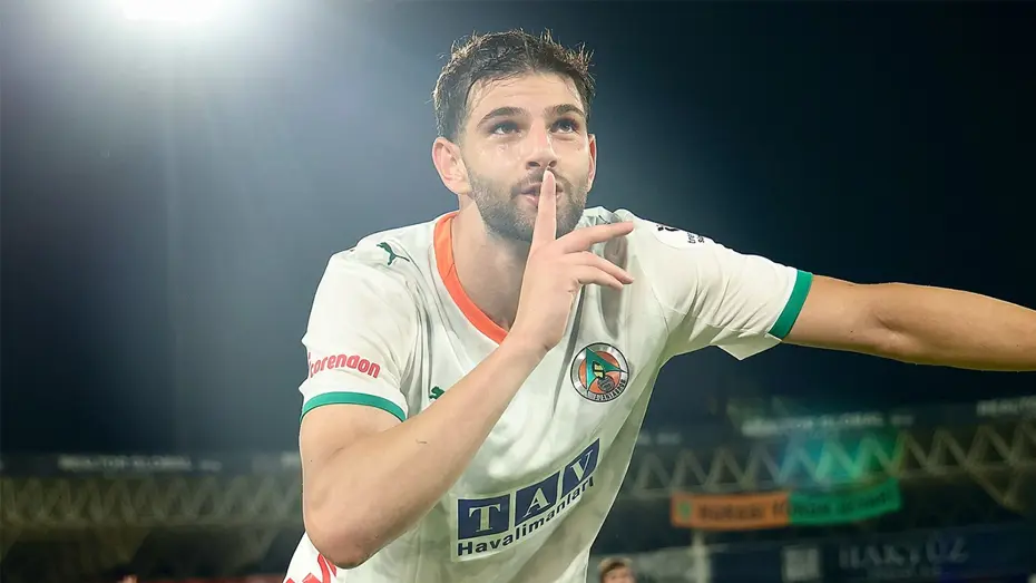 Fenerbahçe'de Ters Köşe: İsmail Kartal'ın Gözdesi Ümit Akdağ İçin 8 Milyon Euro!