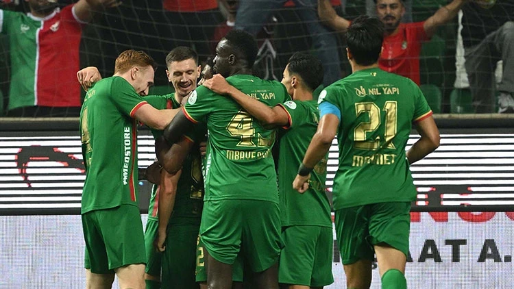 Amedspor'dan Süper Lig'e Görkemli Merhaba: Erzurumspor FK'yı 3-0 ile Geçti