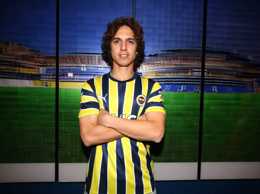 Fenerbahçe'de Emre Demir Ayrılığı: Alanyaspor ile Prensip Anlaşması Sağlandı