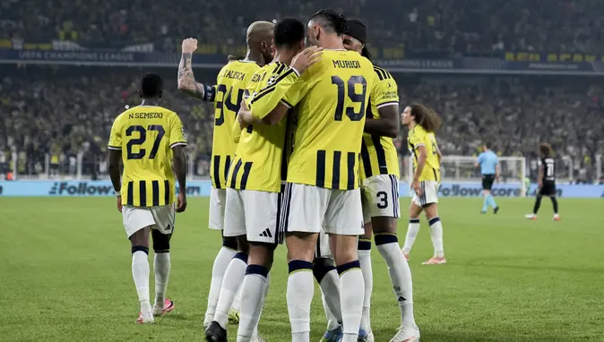 Fenerbahçe, Konyaspor'u Ağırlıyor: Süper Lig'de 51. Randevunun Tüm Detayları
