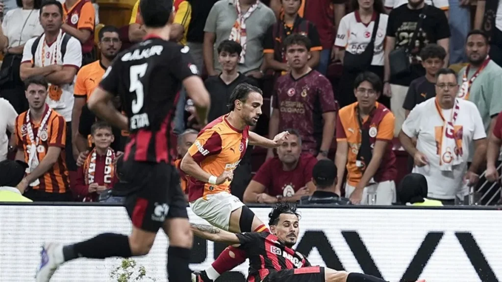 Galatasaray - Arca Çorum FK Maçında Olay: Kyziridis'e Doğrudan Kırmızı Kart!