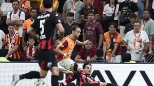 Galatasaray - Arca Çorum FK Maçında Olay: Kyziridis'e Doğrudan Kırmızı Kart!