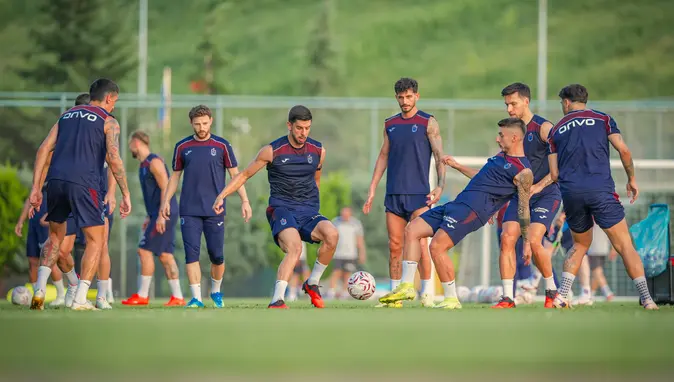 Trabzonspor, Süper Lig'in 2. Haftasında Başakşehir'i Ağırlıyor: Hedef İlk Galibiyet!
