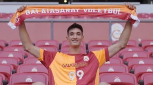 Galatasaray Voleybolda Sezonun Bombasını Patlattı: Milli Yıldız Efe Mandıracı İmzayı Attı!