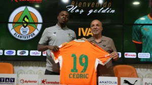 Alanyaspor'dan Beşiktaş Maçı Öncesi Sürpriz Hamle: Ivan Cedric İmzayı Attı!