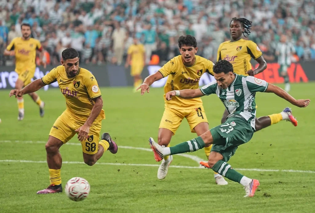 Bursaspor'dan Gol Şov: İstanbulspor'u 4-0 ile Geçti