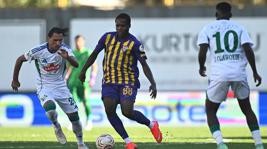 Eyüpspor'u 2-0 Deviren Çaykur Rizespor'dan Kasımpaşa'da 10 Kişilik Zafer