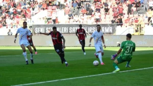 Arca Çorum FK, Eyüpspor'u 3-0 İle Geçti: Sahada Kyziridis Şov